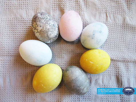 DIY: Naturally Dyed Easter Eggs