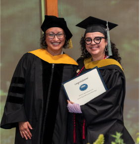 ACHS Dean of Herbal Medicine, Judith Thompson and Herbal Medicine graduate Deyanira López Galán