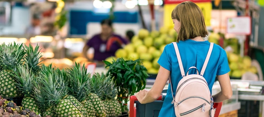 How To Grocery Shop Like a Holistic Nutritionist | achs.edu